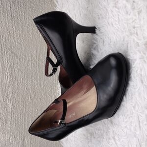 Enzo Angiolini Black Leather Upper Round Toe Mid Heel Buckled Mary Jane Shoe